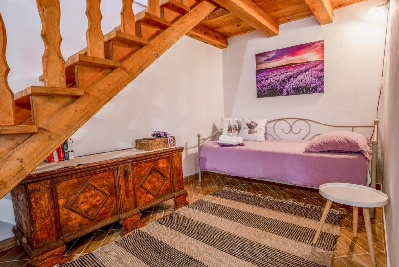 Lavanda Apartments & Room Sveti Lovreč Pazenatički Екстериор снимка